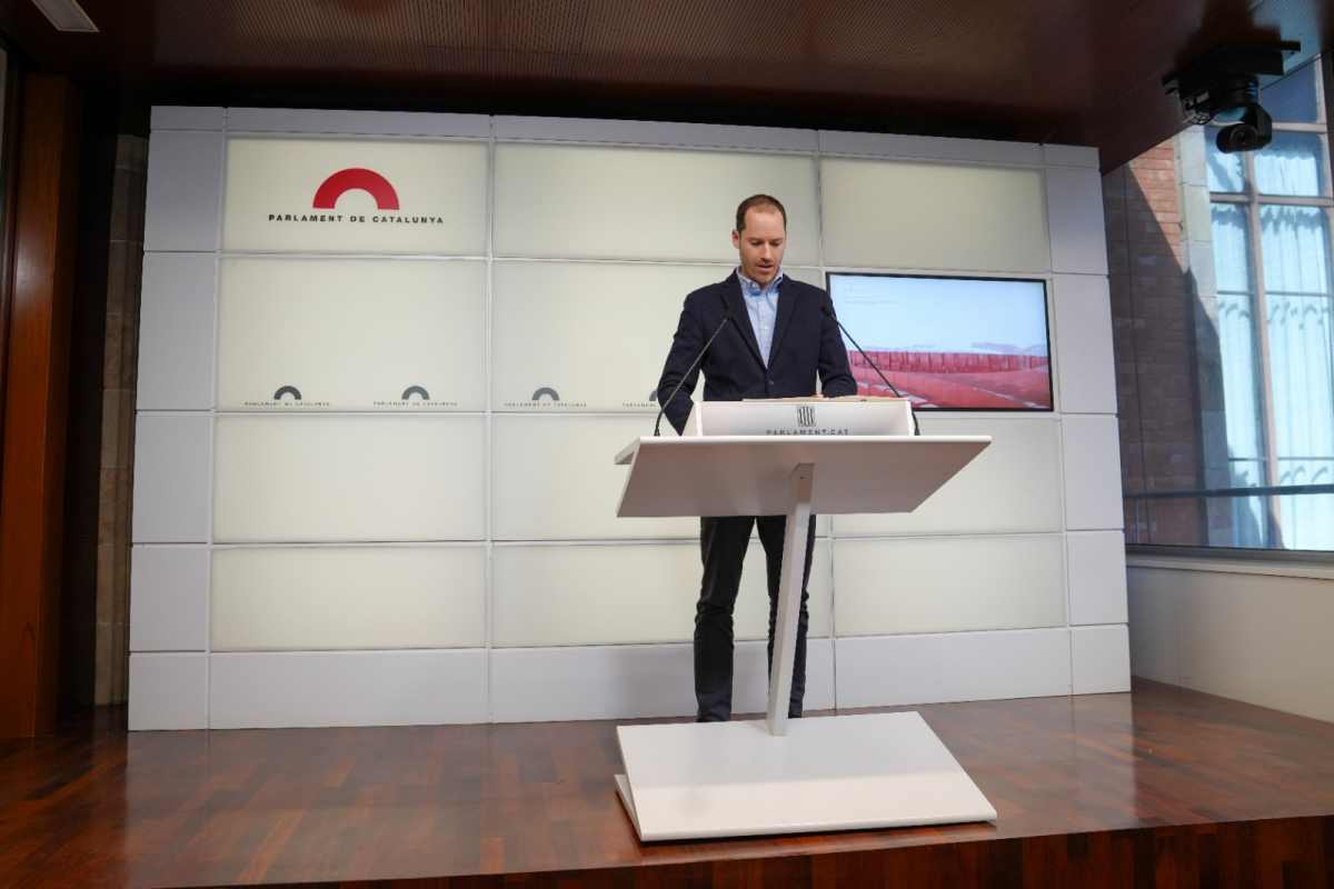 Juan Fernández sobre el reparto de menas y competencias en inmigración: “Cataluña está cerca de convertirse en la ONG de España y de Europa”